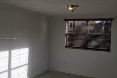 Condominio en venta en Doral, Florida, 2 dormitorios, 111.2 m2 № 2034382 - foto 9