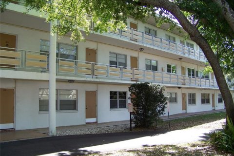 Condominio en alquiler en Largo, Florida, 2 dormitorios, 82.22 m2 № 1536804 - foto 1