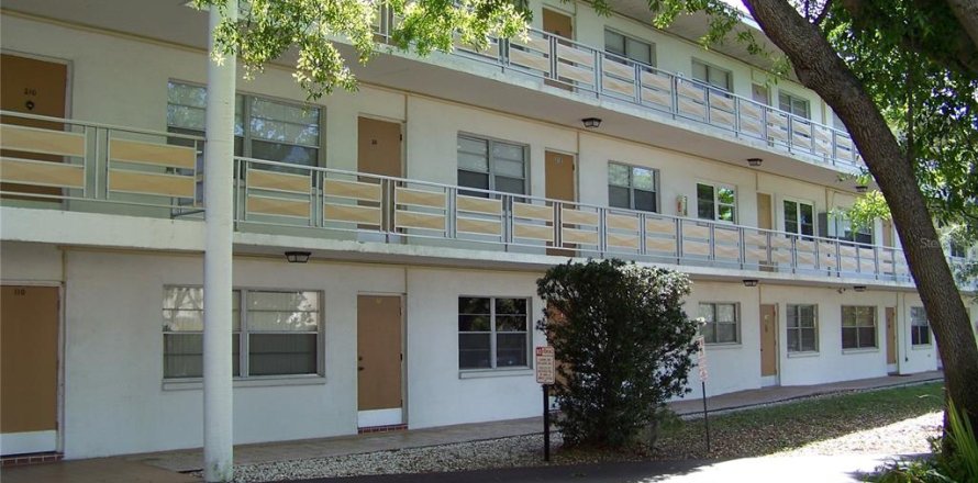 Condominio en Largo, Florida, 2 dormitorios  № 1536804