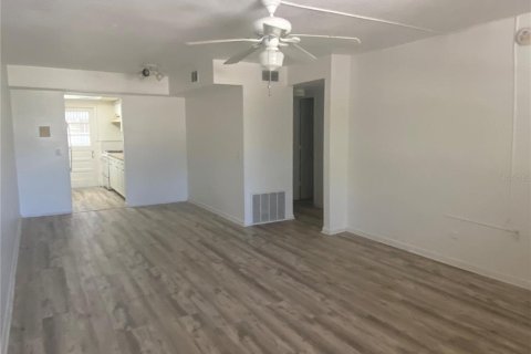 Condominio en alquiler en Largo, Florida, 2 dormitorios, 82.22 m2 № 1536804 - foto 3