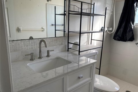 Condominio en alquiler en Largo, Florida, 2 dormitorios, 82.22 m2 № 1536804 - foto 12