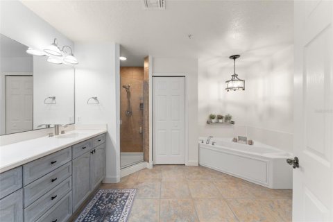 Condo in Orlando, Florida, 3 bedrooms  № 1853653 - photo 19