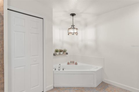 Condo in Orlando, Florida, 3 bedrooms  № 1853653 - photo 20