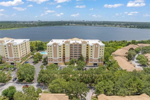 Condo in Orlando, Florida, 3 bedrooms  № 1853653 - photo 1