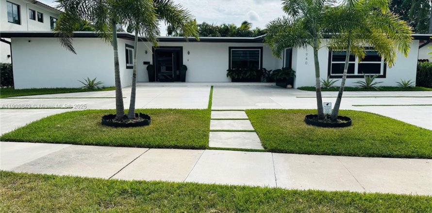 House in North Miami Beach, Florida 4 bedrooms, 248.51 sq.m. № 1965243