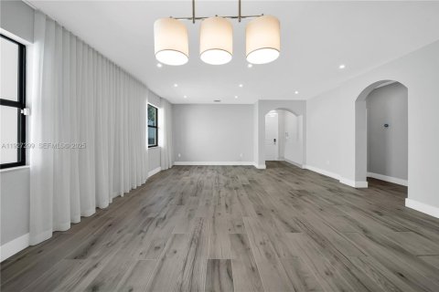 Casa en alquiler en Miami, Florida, 3 dormitorios, 171.31 m2 № 1986234 - foto 12