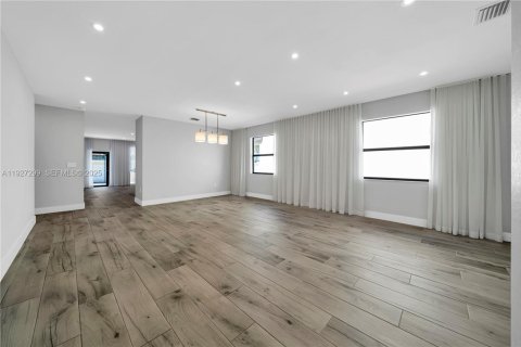 Casa en alquiler en Miami, Florida, 3 dormitorios, 171.31 m2 № 1986234 - foto 10