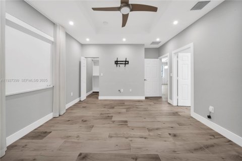 Casa en alquiler en Miami, Florida, 3 dormitorios, 171.31 m2 № 1986234 - foto 23