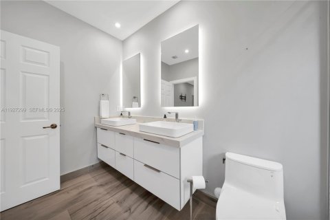 Casa en alquiler en Miami, Florida, 3 dormitorios, 171.31 m2 № 1986234 - foto 26