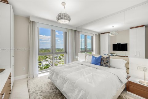 Condo in North Miami Beach, Florida, 2 bedrooms  № 1863251 - photo 24