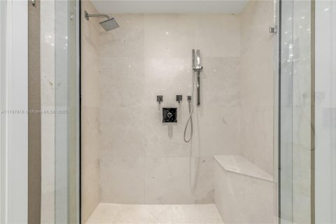 Condo in North Miami Beach, Florida, 2 bedrooms  № 1863251 - photo 22