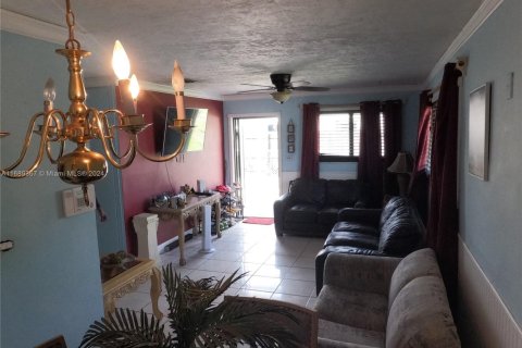 House in Miami Gardens, Florida 2 bedrooms, 72.46 sq.m. № 1863576 - photo 14
