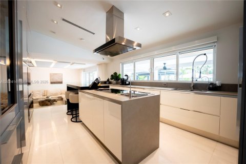 Купить виллу или дом в Дорал, Флорида 1 комната, 318.56м2, № 2146071 - фото 15