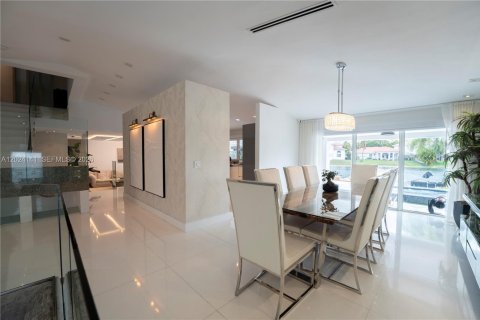 Купить виллу или дом в Дорал, Флорида 1 комната, 318.56м2, № 2146071 - фото 19