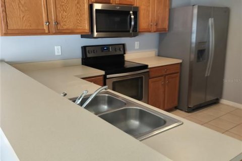 Townhouse in Land O' Lakes, Florida 2 bedrooms, 120.4 sq.m. № 1521550 - photo 6
