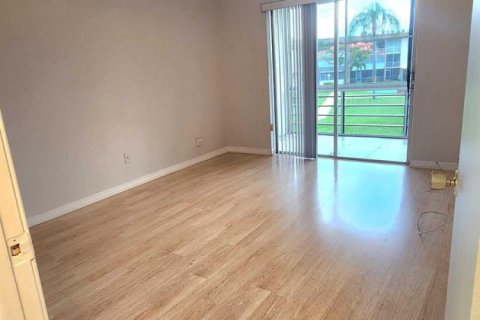 Copropriété à vendre à Palm Springs, Floride: 2 chambres, 76.64 m2 № 2177003 - photo 8