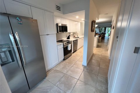 House in Islamorada, Village of Islands, Florida 3 bedrooms, 125.88 sq.m. № 1695386 - photo 20