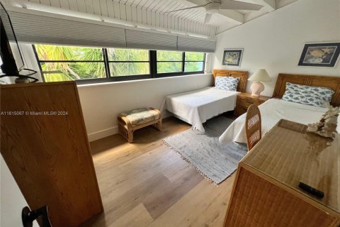 House in Islamorada, Village of Islands, Florida 3 bedrooms, 125.88 sq.m. № 1695386 - photo 29