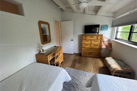 House in Islamorada, Village of Islands, Florida 3 bedrooms, 125.88 sq.m. № 1695386 - photo 30