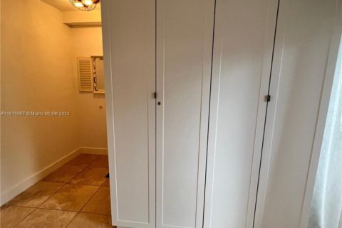 House in Islamorada, Village of Islands, Florida 3 bedrooms, 125.88 sq.m. № 1695386 - photo 23