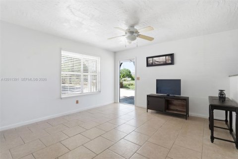 Commercial property in Okeechobee, Florida № 2075418 - photo 19