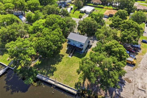 Commercial property in Okeechobee, Florida № 2075418 - photo 25