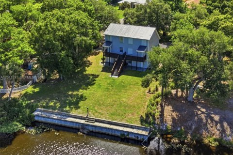 Commercial property in Okeechobee, Florida № 2075418 - photo 26