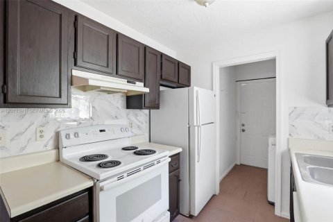 Commercial property in Okeechobee, Florida № 2075418 - photo 23