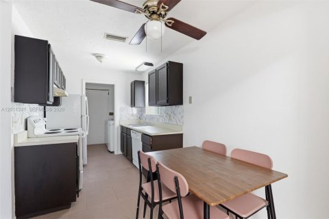 Commercial property in Okeechobee, Florida № 2075418 - photo 24