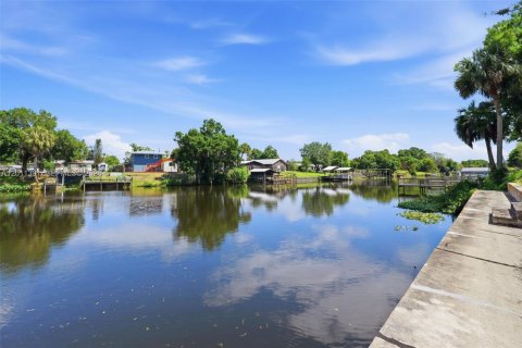 Commercial property in Okeechobee, Florida № 2075418 - photo 9