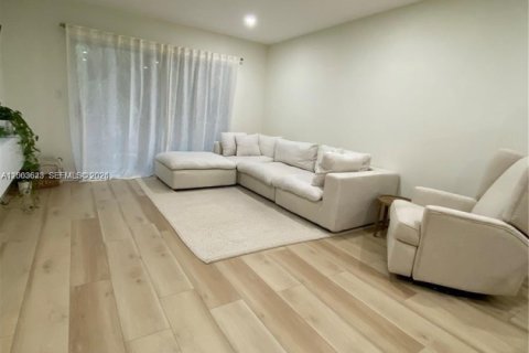 Condo in Hollywood, Florida, 2 bedrooms  № 2069170