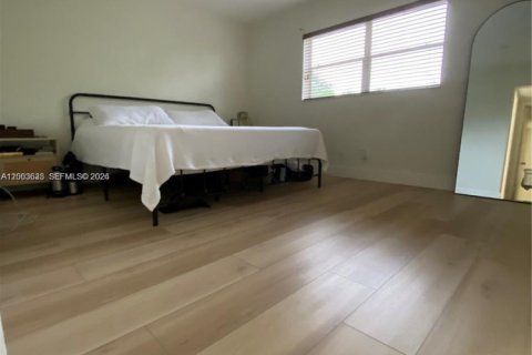 Condo in Hollywood, Florida, 2 bedrooms  № 2069170 - photo 12