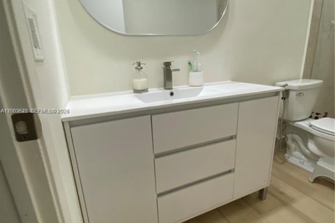 Condo in Hollywood, Florida, 2 bedrooms  № 2069170 - photo 14