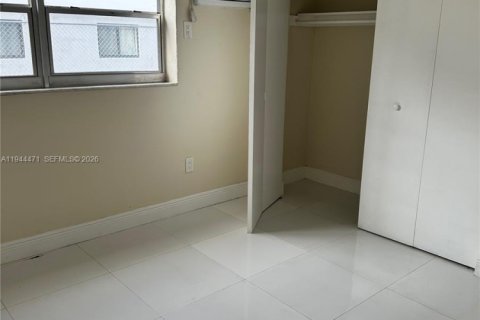 Снять в аренду виллу или дом в Майами, Флорида 2 спальни, 720.92м2, № 2005808 - фото 11