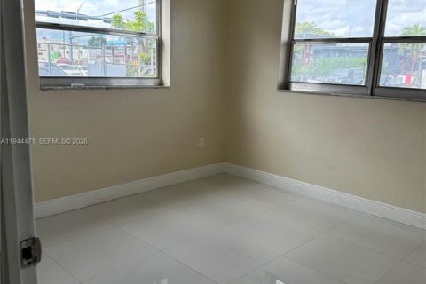 Снять в аренду виллу или дом в Майами, Флорида 2 спальни, 720.92м2, № 2005808 - фото 13