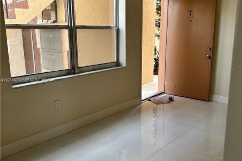 Снять в аренду виллу или дом в Майами, Флорида 2 спальни, 720.92м2, № 2005808 - фото 2