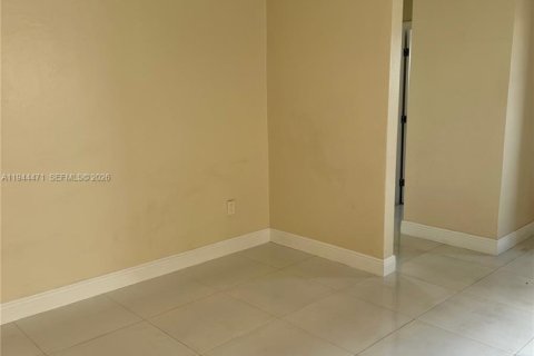 Снять в аренду виллу или дом в Майами, Флорида 2 спальни, 720.92м2, № 2005808 - фото 5