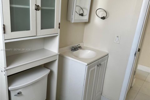 Дом в Майами, Флорида 2 спальни, 720.92м2 № 2005808