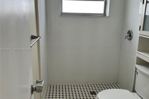 Снять в аренду виллу или дом в Майами, Флорида 2 спальни, 720.92м2, № 2005808 - фото 15