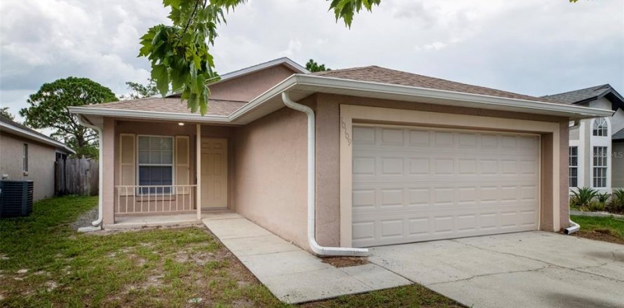 House in Orlando, Florida 3 bedrooms, 117.06 sq.m. № 2098208
