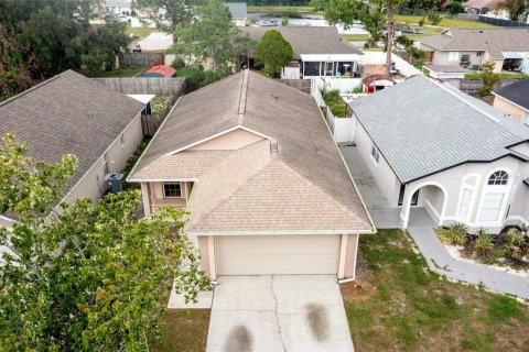 House in Orlando, Florida 3 bedrooms, 117.06 sq.m. № 2098208 - photo 13