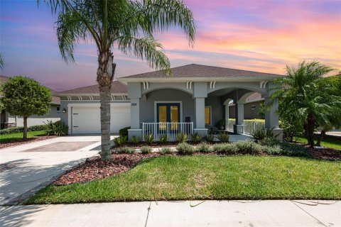 House in New Smyrna Beach, Florida 4 bedrooms, 208.01 sq.m. № 1840520 - photo 1