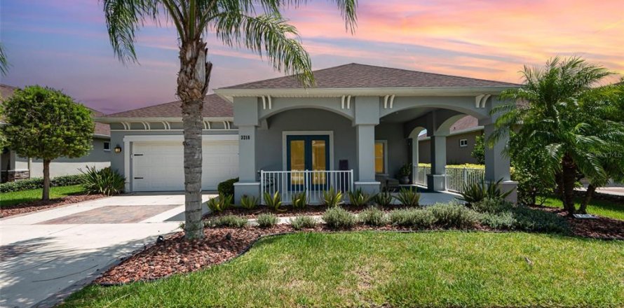 House in New Smyrna Beach, Florida 4 bedrooms, 208.01 sq.m. № 1840520
