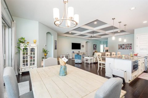 House in New Smyrna Beach, Florida 4 bedrooms, 208.01 sq.m. № 1840520 - photo 9