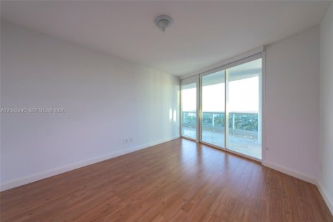 Снять в аренду кондоминиум в Майами, Флорида 2 спальни, 192.31м2, № 2145842 - фото 14