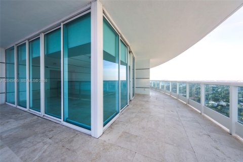 Снять в аренду кондоминиум в Майами, Флорида 2 спальни, 192.31м2, № 2145842 - фото 6