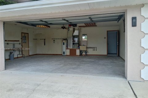 House in Deltona, Florida 3 bedrooms, 172.24 sq.m. № 1796271 - photo 25