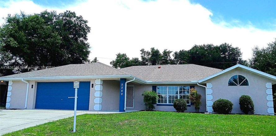 House in Deltona, Florida 3 bedrooms, 172.24 sq.m. № 1796271