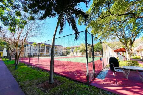 Condominio en venta en Pompano Beach, Florida, 2 dormitorios, 81.75 m2 № 2189663 - foto 28