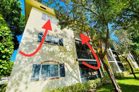 Condominio en venta en Pompano Beach, Florida, 2 dormitorios, 81.75 m2 № 2189663 - foto 2